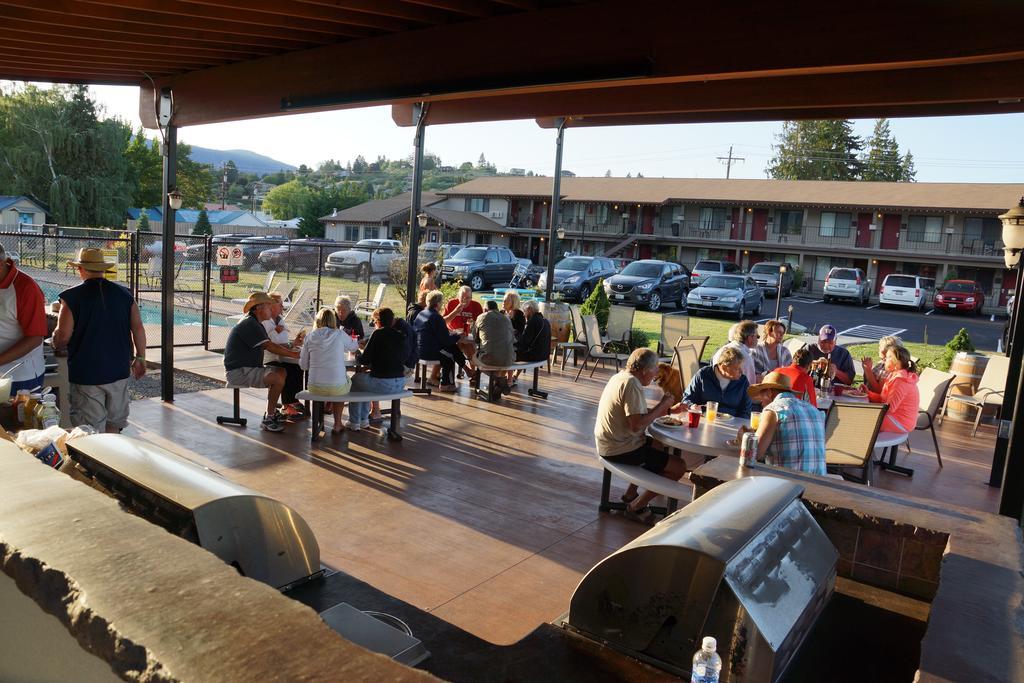 Mountain View Lodge Chelan Exterior photo