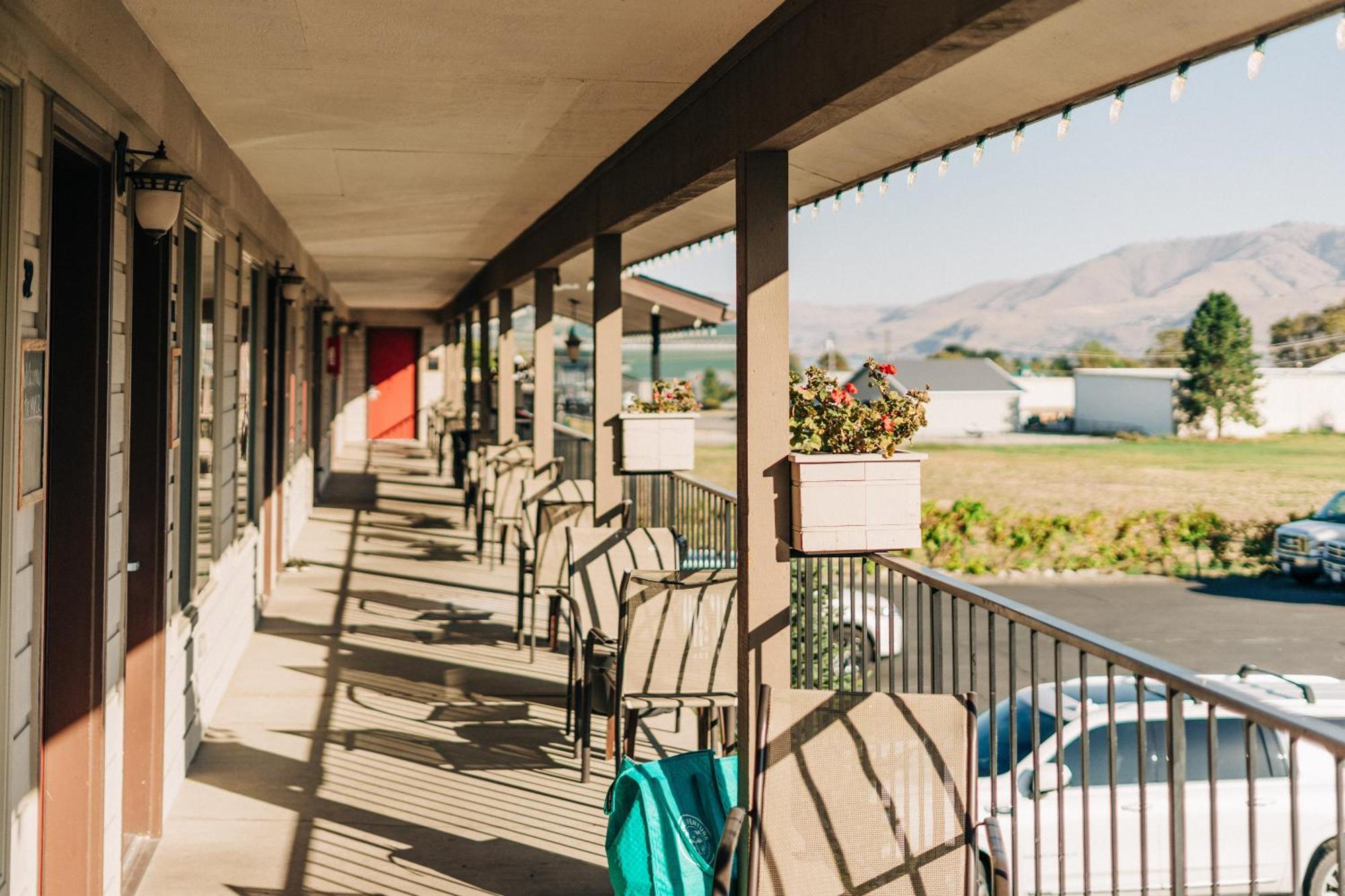 Mountain View Lodge Chelan Exterior photo